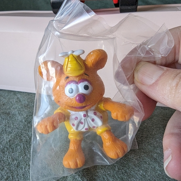 Muppet Babies Vintage Fozzie Bear 1990 McDonald's Toy Canada 90's Red Wagon Bag - Picture 4 of 12